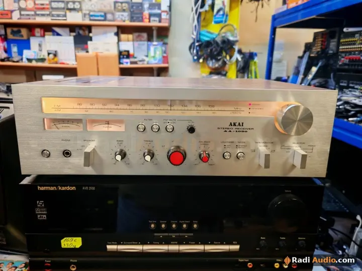 AKAI AA-1030