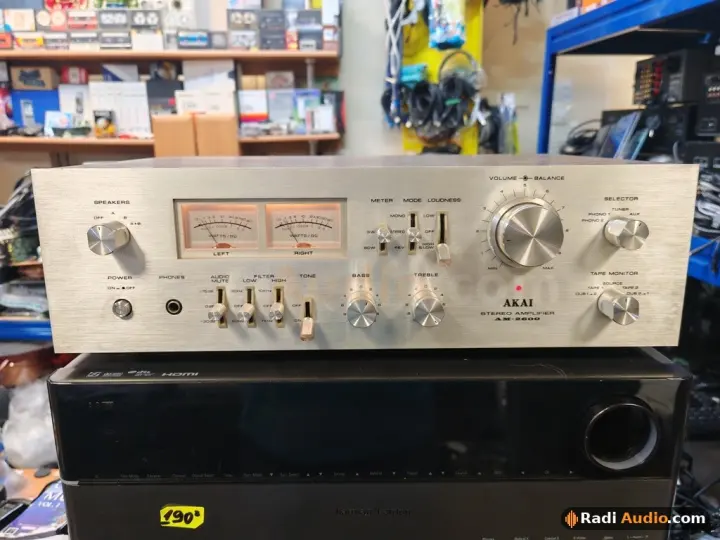AKAI AM-2600