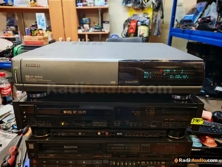 TOSHIBA V711-G